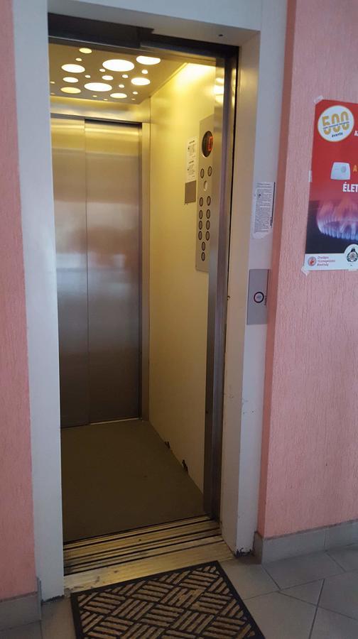 Ametiszt Apartman Heviz Exterior photo